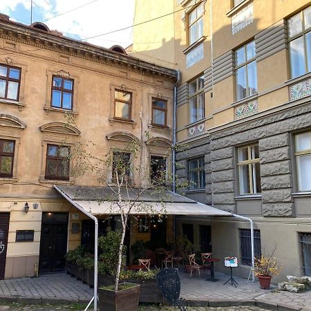 Багатомісні Апартаменти На Арсенальній Lviv Exterior photo