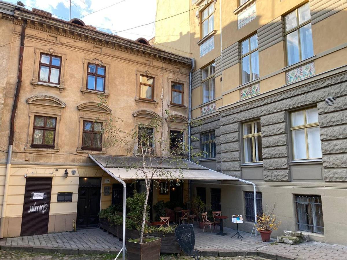 Багатомісні Апартаменти На Арсенальній Lviv Exterior photo
