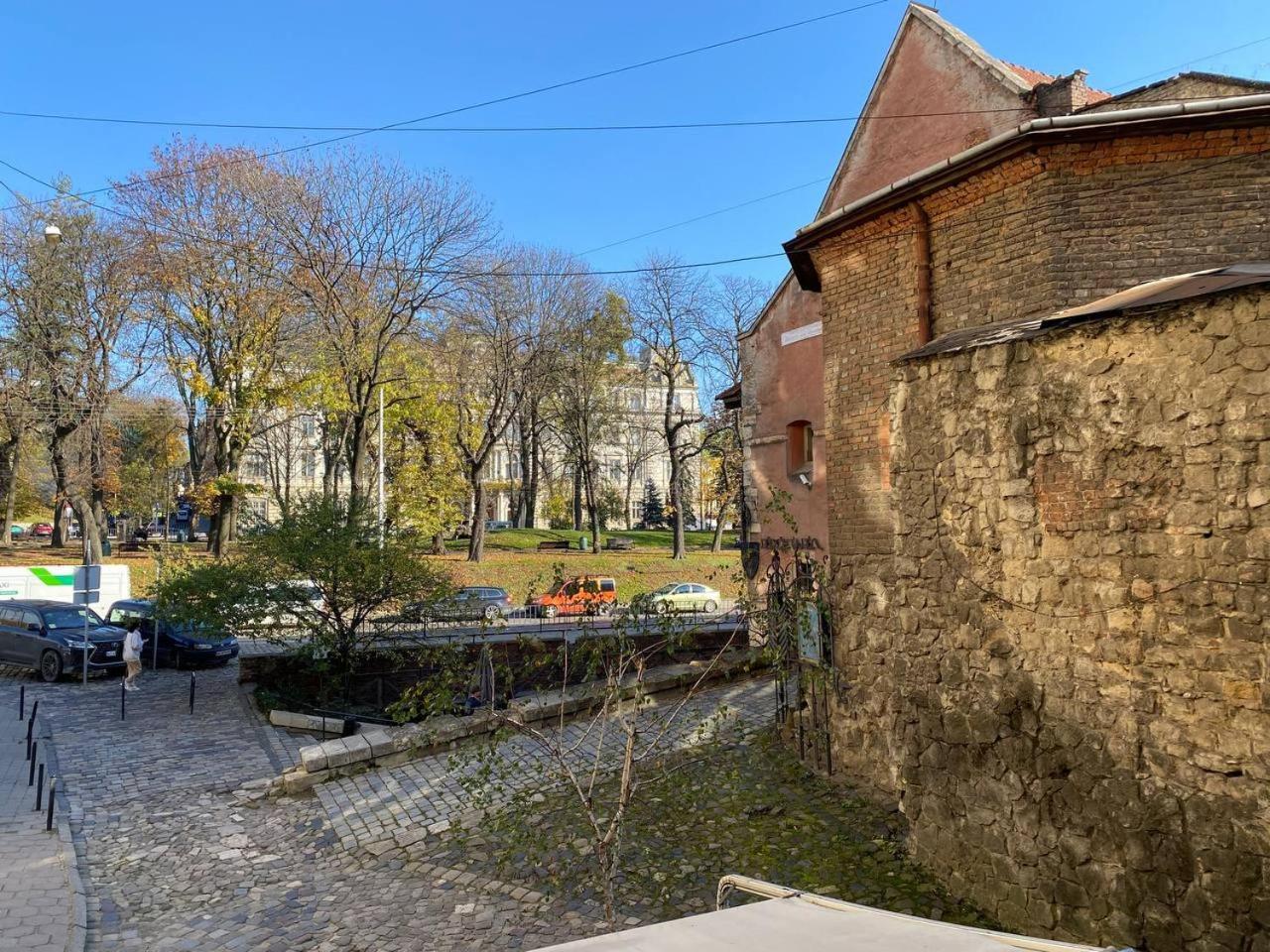 Багатомісні Апартаменти На Арсенальній Lviv Exterior photo